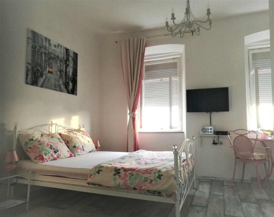Main Square Apartments With Sea View PUY Exterior foto