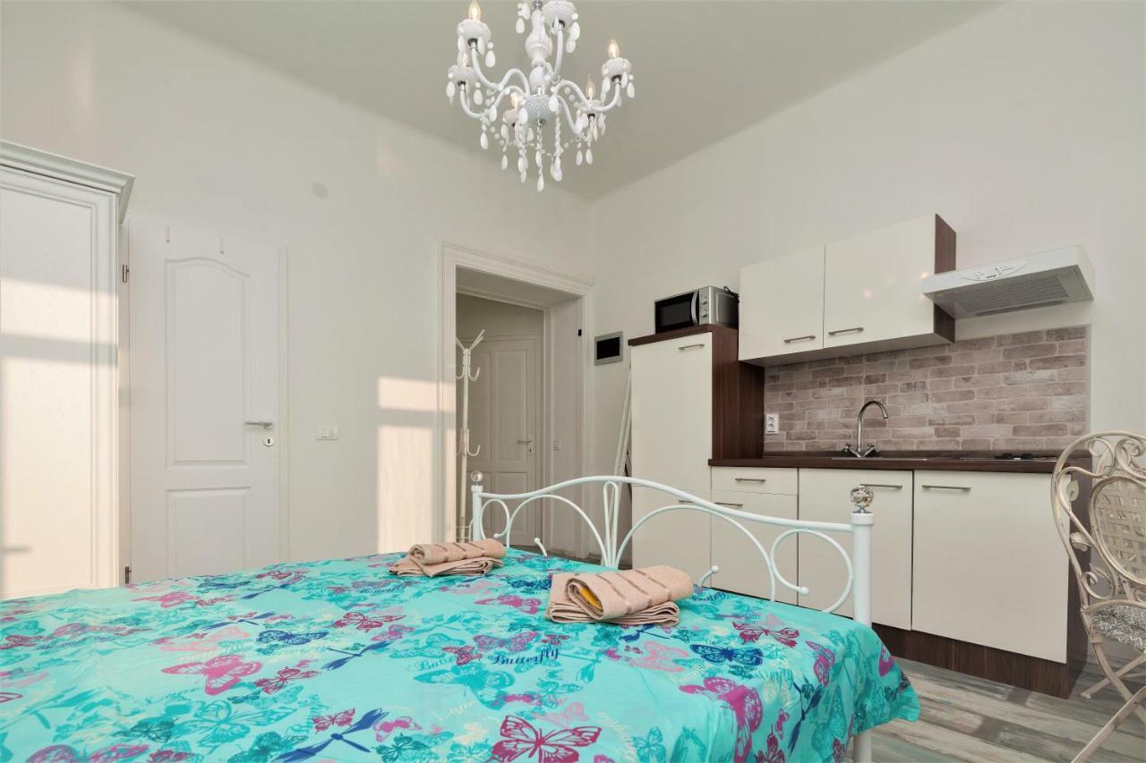 Main Square Apartments With Sea View PUY Exterior foto